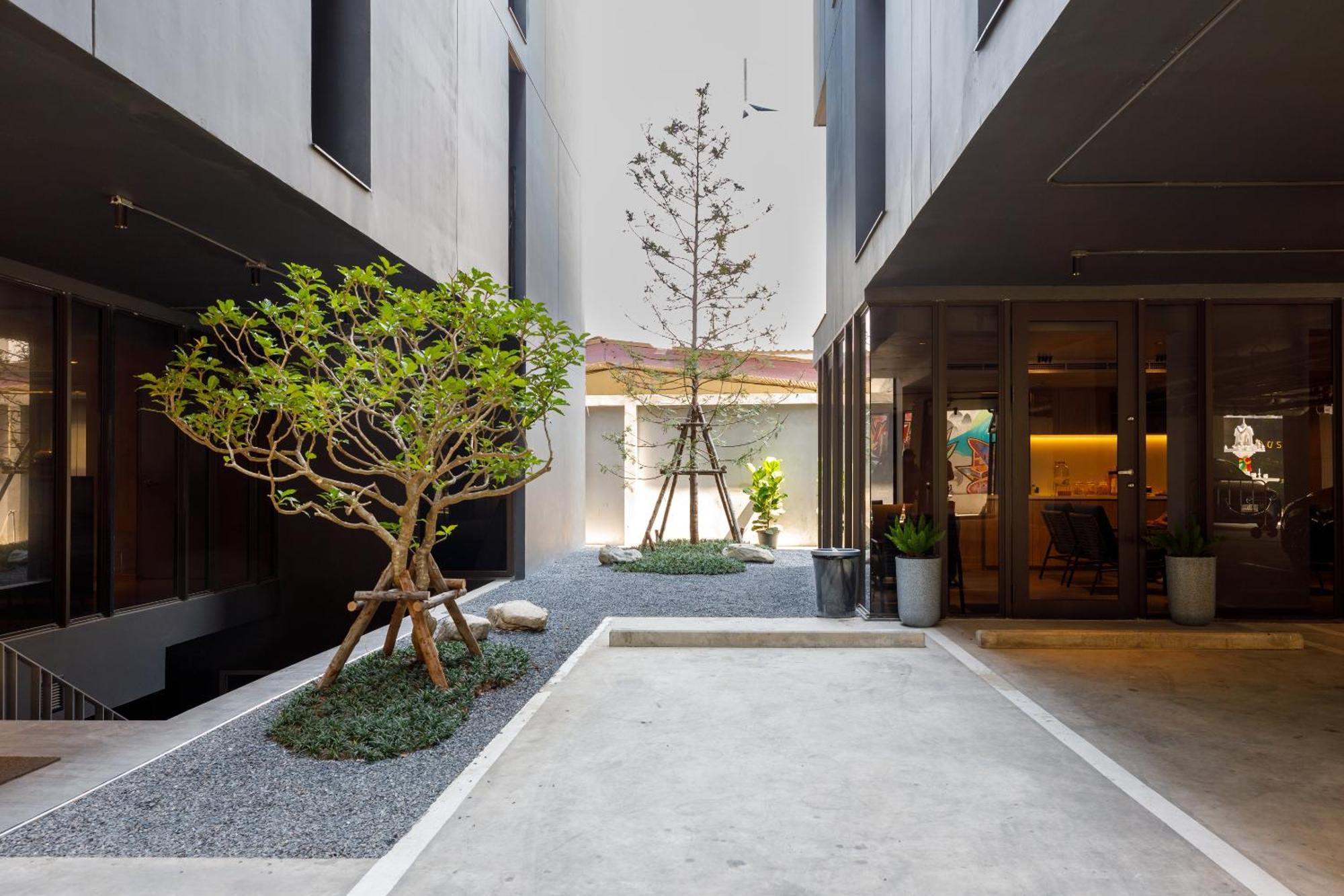 Benjarong Hotel Bangkok Exterior foto